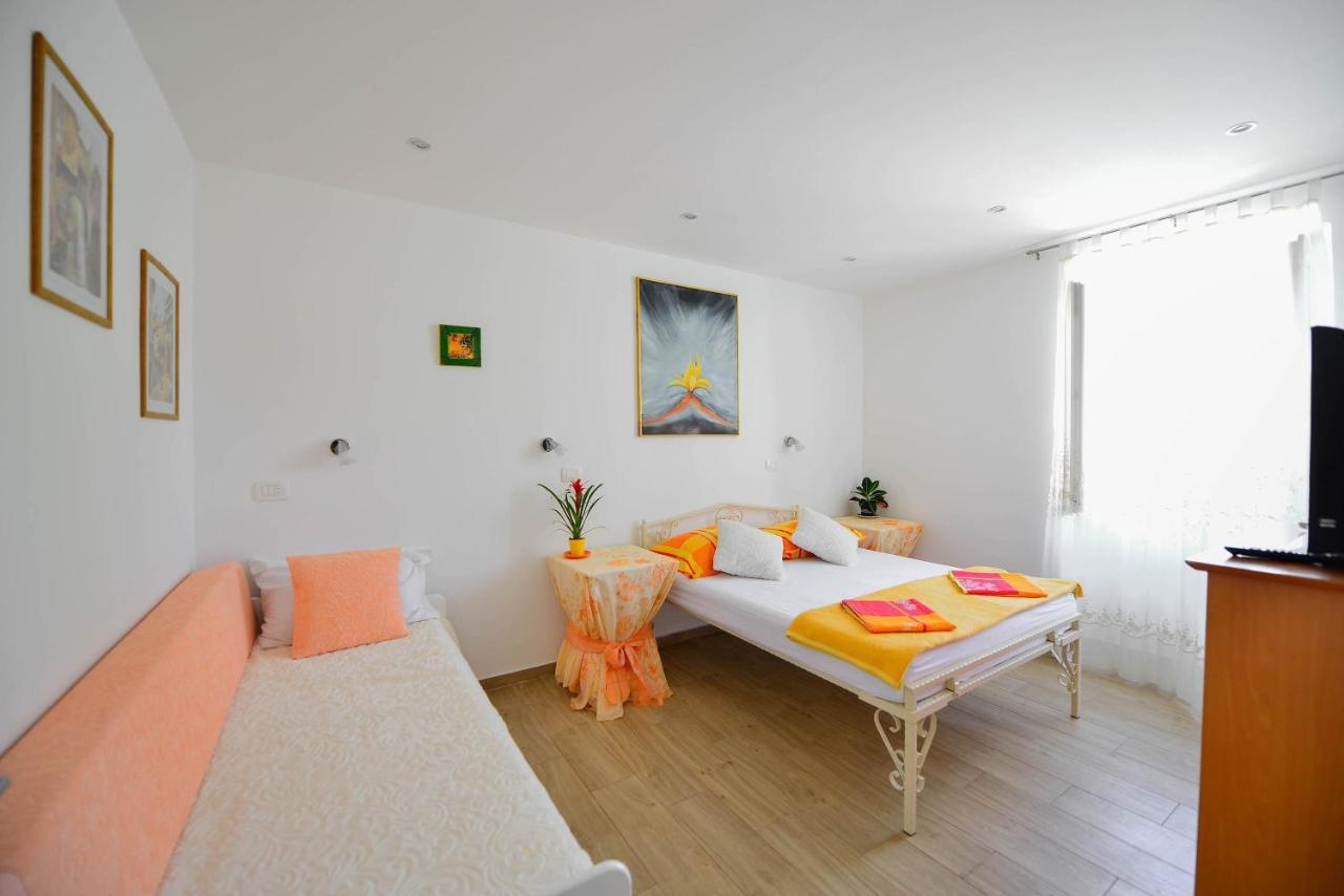 Apartments Bulovic In The Very Center Of Split Buitenkant foto