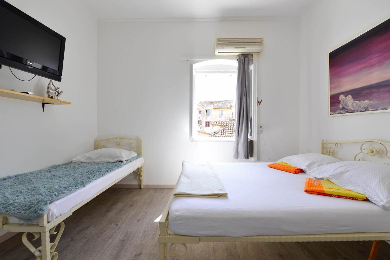 Apartments Bulovic In The Very Center Of Split Buitenkant foto
